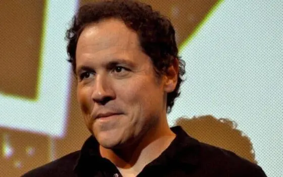 Jon Favreau aux cotés des frères Russo