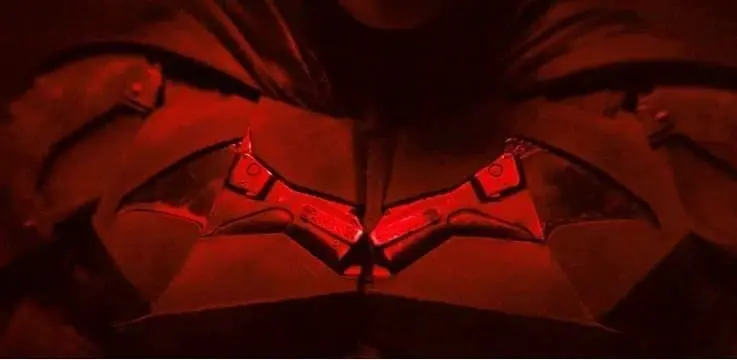 The Batman : Robert Pattinson dans son nouveau costume !