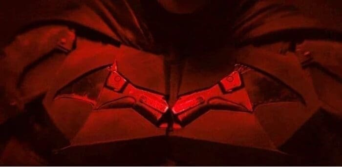 The Batman : Robert Pattinson dans son nouveau costume !